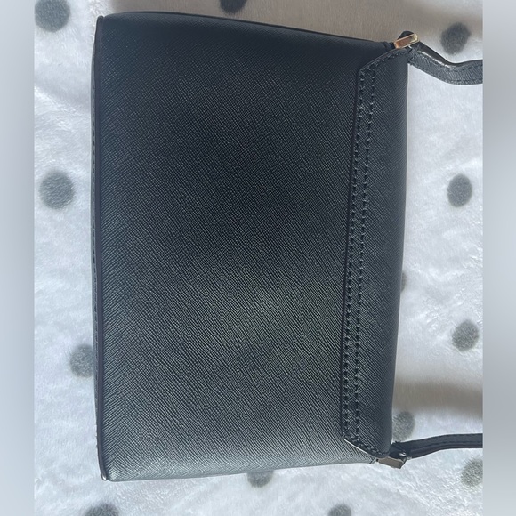 Newbury Lane Sally Crossbody Purse - Picture 3 of 5